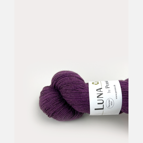 By Permin Luna - Lilla