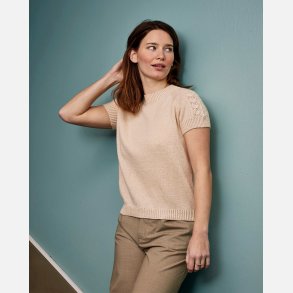 Strikkekit t-shirt med m�nster p� �rmer i Esther