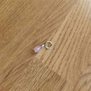 Maskemarkr - lyserd drbe med perle