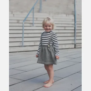 PetiteKnitopskrift- Noras Nederdel