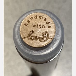 Knap i tr - Made by  Love